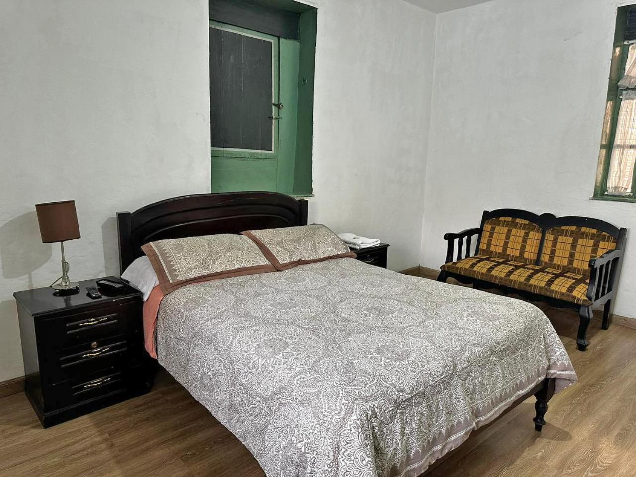 Hostal Latina Cuenca Exterior foto